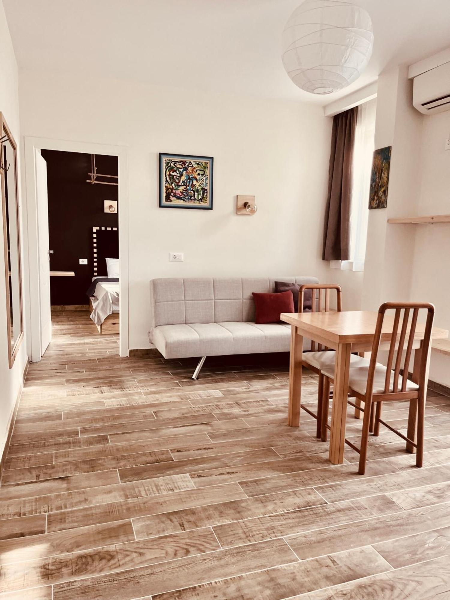Family Tree - Quiet Area - Self Check In Aparthotel Golem  Room photo