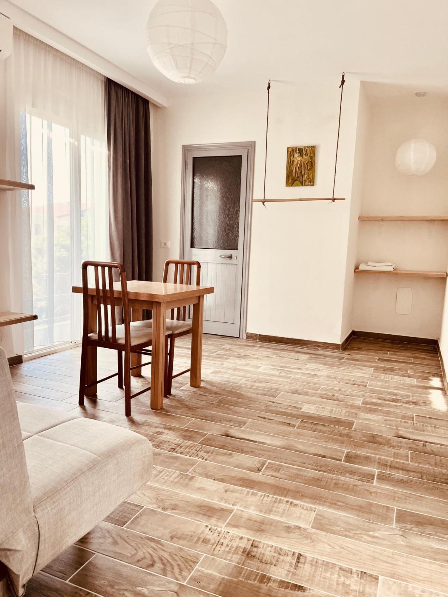 Family Tree - Quiet Area - Self Check In Aparthotel Golem  Room photo
